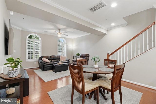 42571 BURBANK TER, Sterling, VA 20166
