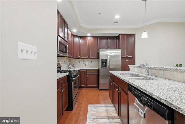 42571 BURBANK TER, Sterling, VA 20166