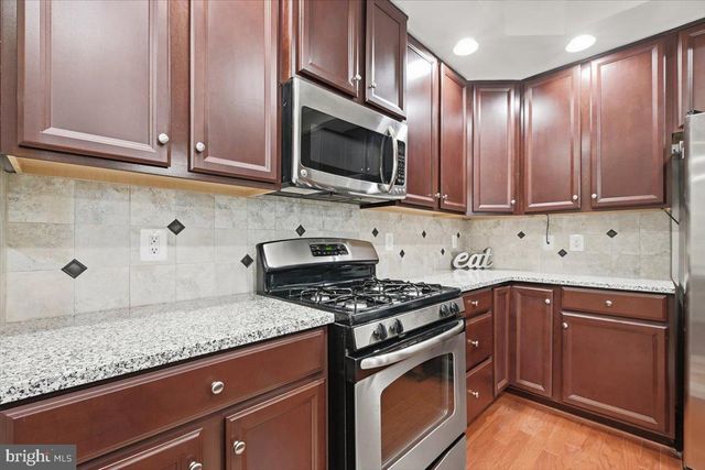 42571 BURBANK TER, Sterling, VA 20166
