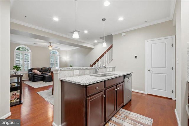 42571 BURBANK TER, Sterling, VA 20166