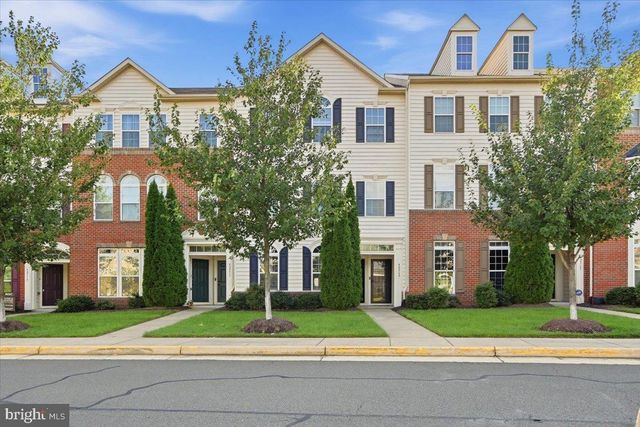 42571 BURBANK TER, Sterling, VA 20166