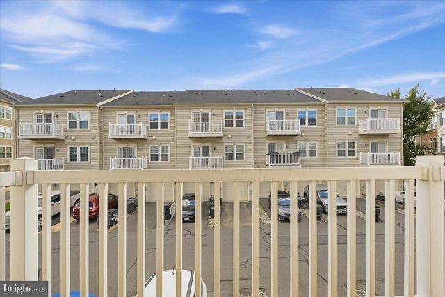 42571 BURBANK TER, Sterling, VA 20166