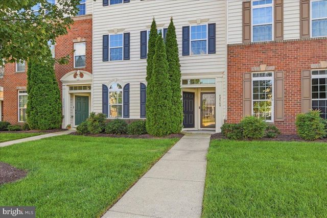 42571 BURBANK TER, Sterling, VA 20166