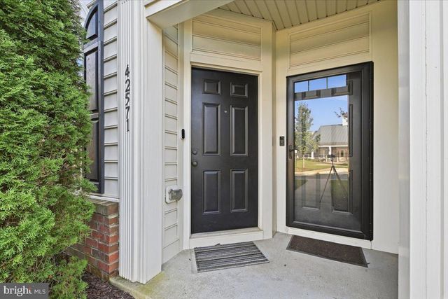 42571 BURBANK TER, Sterling, VA 20166