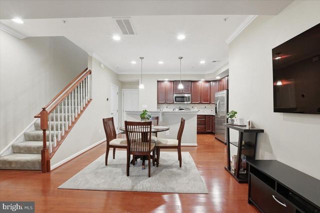 42571 BURBANK TER, Sterling, VA 20166