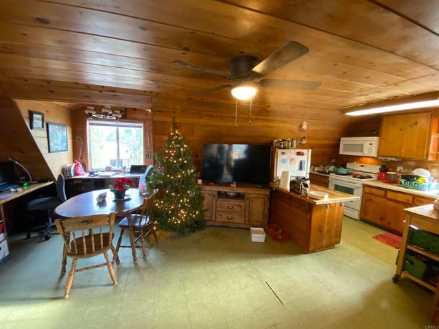 2494 Donnil Lane, Fallbrook, CA 92028