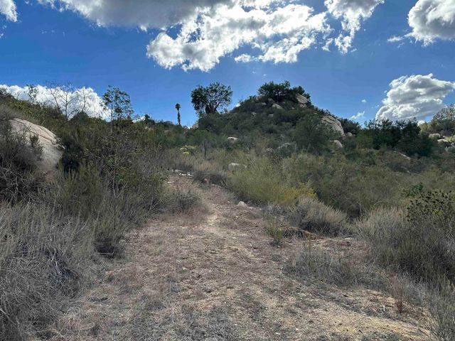 2494 Donnil Lane, Fallbrook, CA 92028