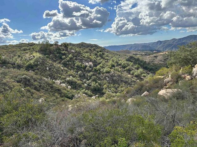 2494 Donnil Lane, Fallbrook, CA 92028