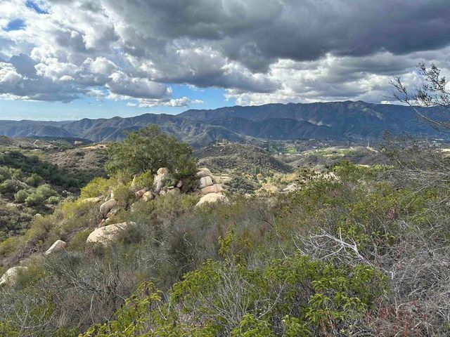 2494 Donnil Lane, Fallbrook, CA 92028