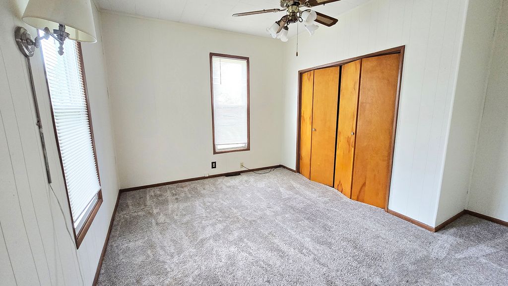Image 18 of property listing at 948 E Broadway, Centralia, IL 62801