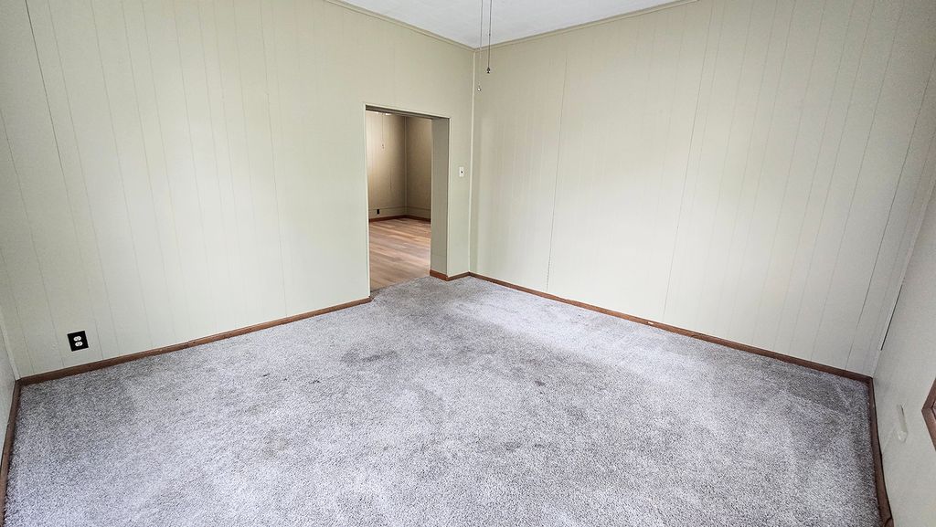 Image 20 of property listing at 948 E Broadway, Centralia, IL 62801