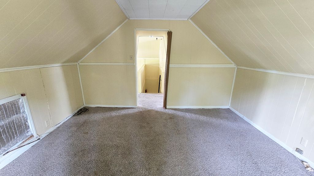 Image 23 of property listing at 948 E Broadway, Centralia, IL 62801