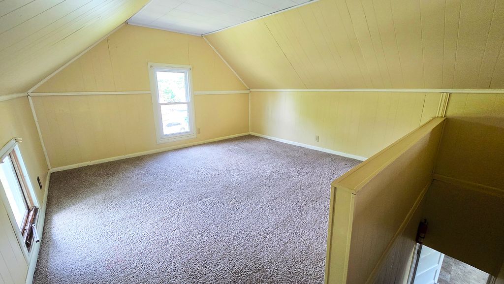 Image 24 of property listing at 948 E Broadway, Centralia, IL 62801