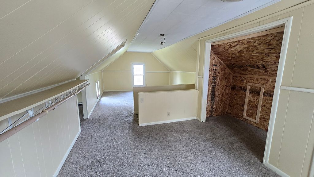 Image 26 of property listing at 948 E Broadway, Centralia, IL 62801