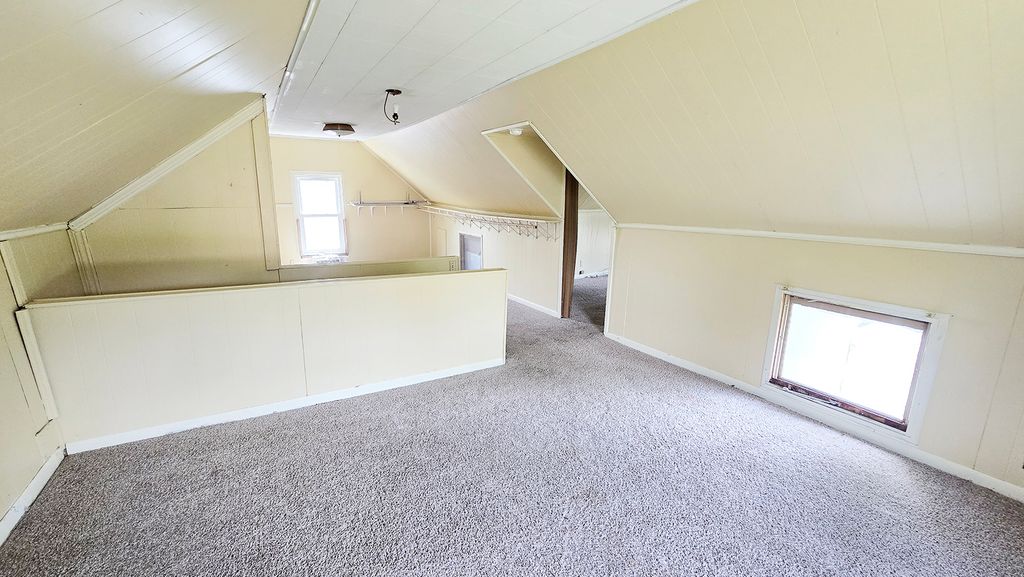 Image 27 of property listing at 948 E Broadway, Centralia, IL 62801
