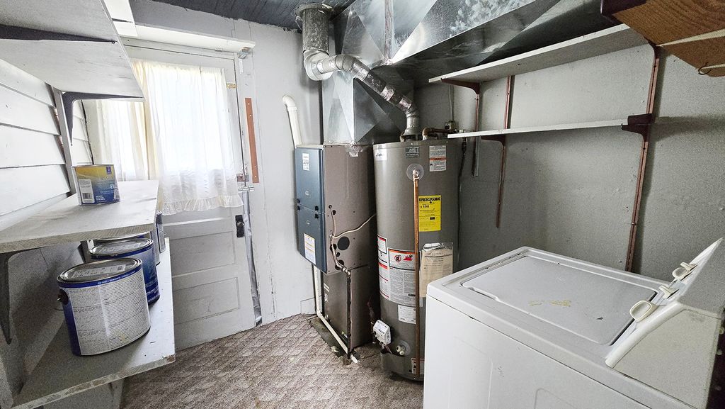 Image 30 of property listing at 948 E Broadway, Centralia, IL 62801