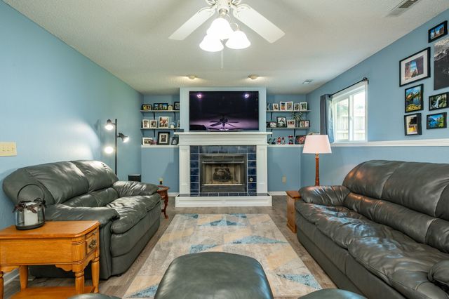 205 7th Street NW, Altoona, IA 50009