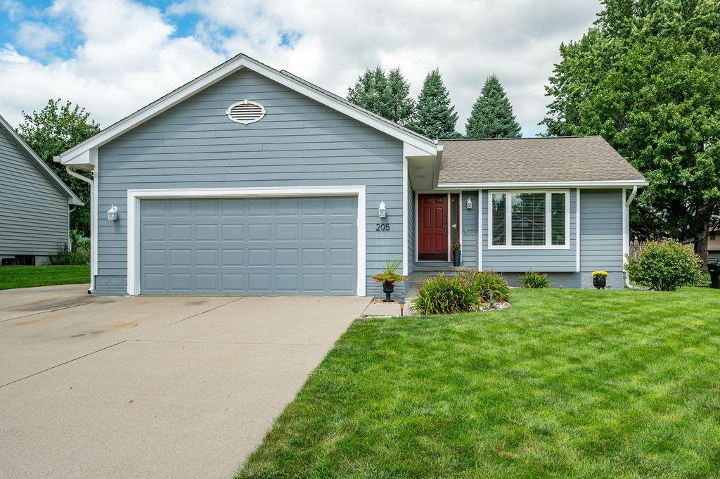 205 7th Street NW, Altoona, IA 50009