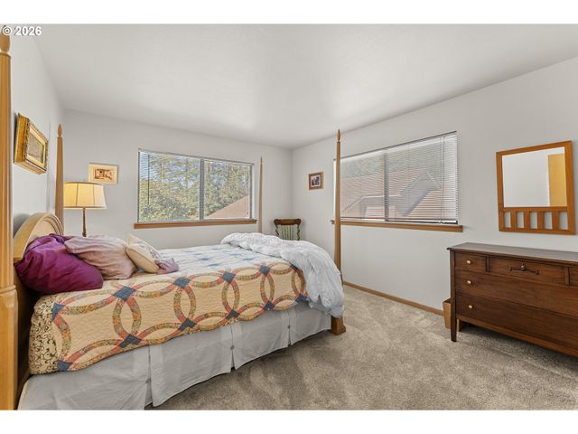 1712 ARCH Ln, Brookings, OR 97415