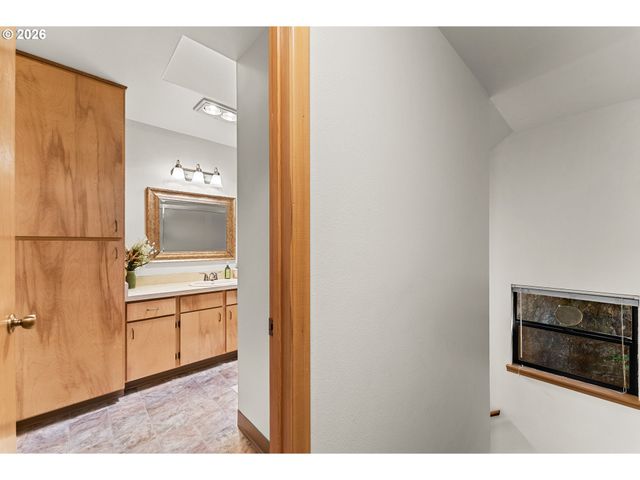 1712 ARCH Ln, Brookings, OR 97415