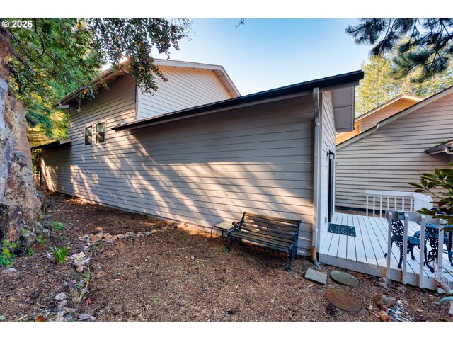 1712 ARCH Ln, Brookings, OR 97415