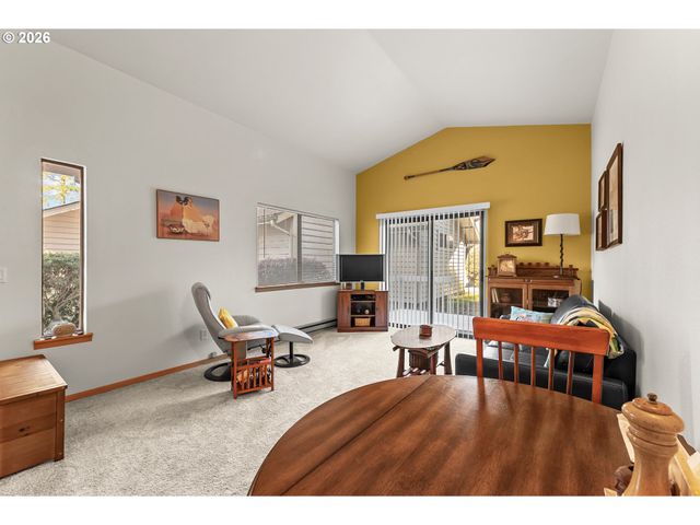 1712 ARCH Ln, Brookings, OR 97415