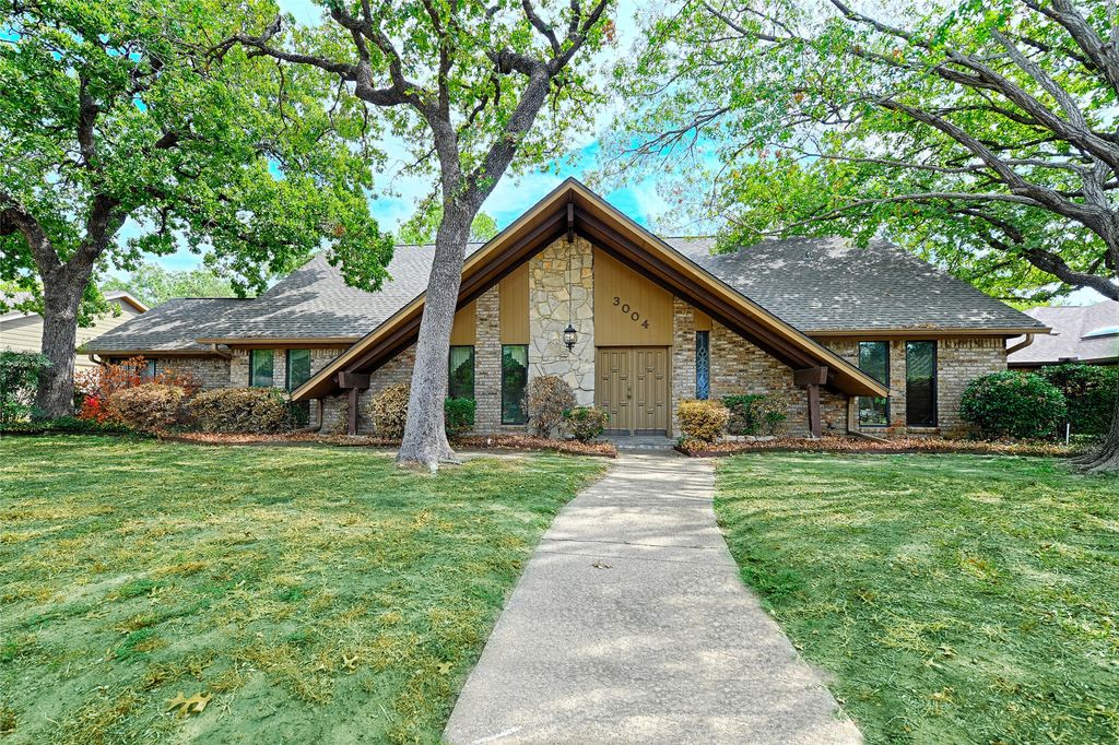 3004 Wingren Road, Irving, TX 75062 — exterior