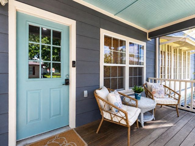 210 N Church Street, Fayetteville, TX 78940