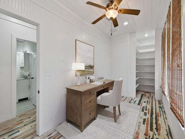 210 N Church Street, Fayetteville, TX 78940