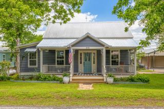 210 N Church Street, Fayetteville, TX 78940