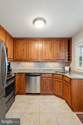 2916 BROOK DR, Falls Church, VA 22042