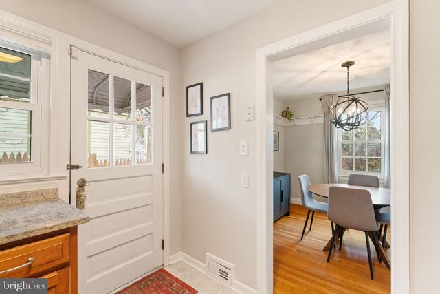 2916 BROOK DR, Falls Church, VA 22042