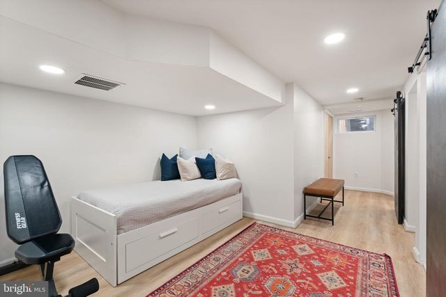 2916 BROOK DR, Falls Church, VA 22042