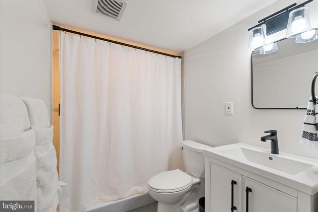 2916 BROOK DR, Falls Church, VA 22042