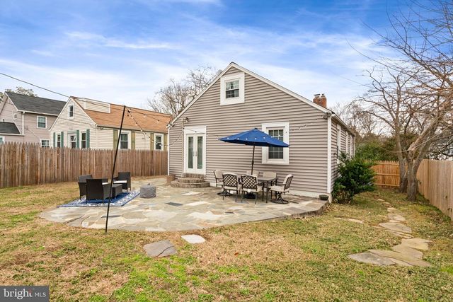 2916 BROOK DR, Falls Church, VA 22042