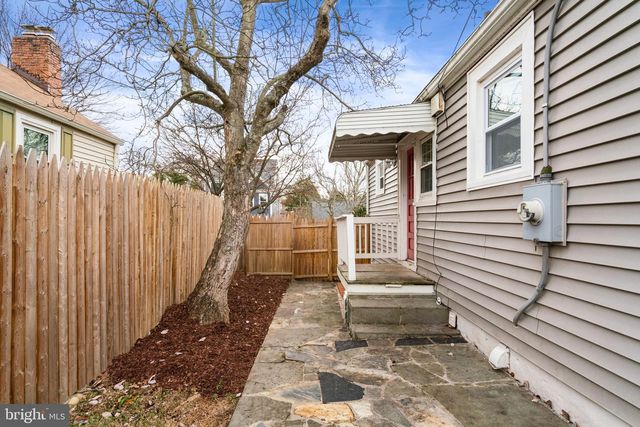 2916 BROOK DR, Falls Church, VA 22042