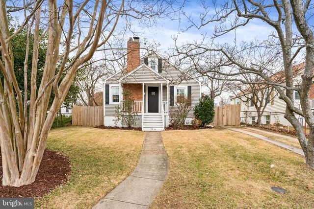 2916 BROOK DR, Falls Church, VA 22042