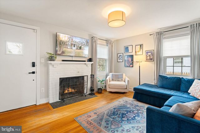 2916 BROOK DR, Falls Church, VA 22042