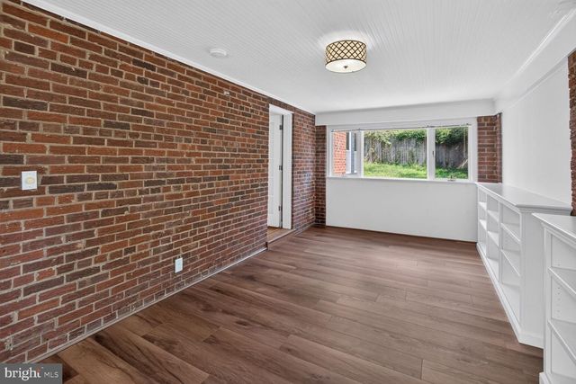 4929 MACARTHUR BLVD NW, Washington, DC 20007
