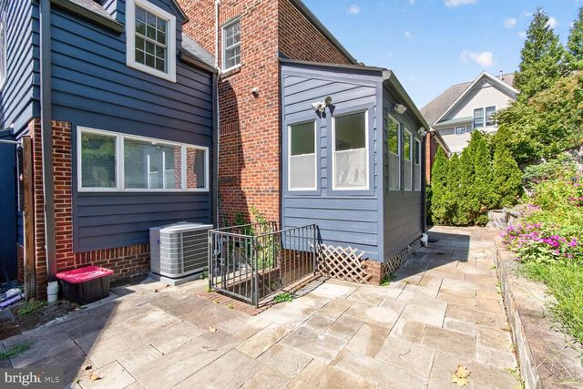 4929 MACARTHUR BLVD NW, Washington, DC 20007