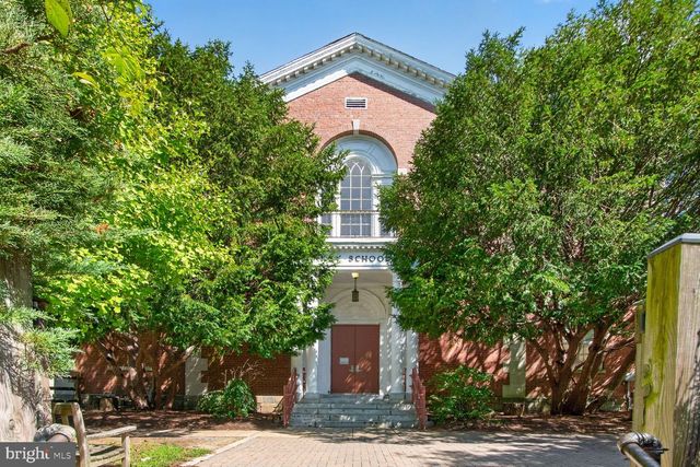4929 MACARTHUR BLVD NW, Washington, DC 20007
