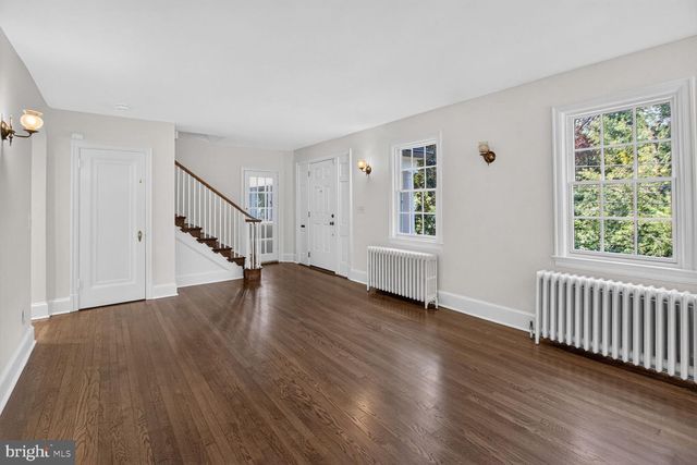 4929 MACARTHUR BLVD NW, Washington, DC 20007