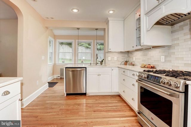 4929 MACARTHUR BLVD NW, Washington, DC 20007