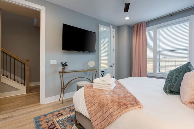 501 27th Ave N Apt 2, Nashville, TN 37209