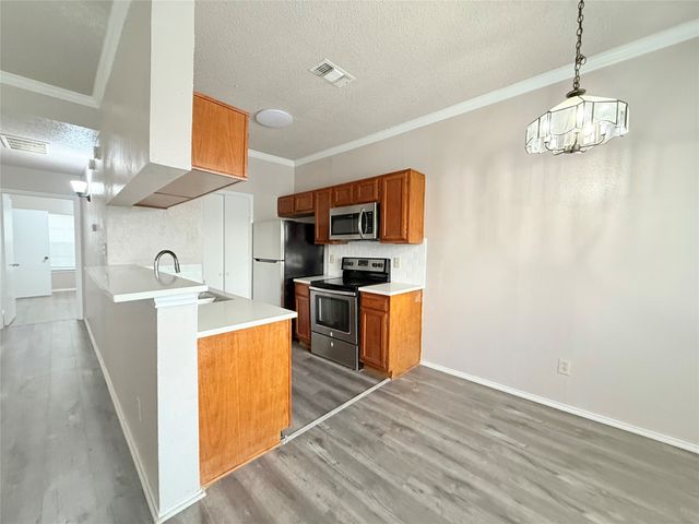 4115 Esters Road 704, Irving, TX 75038