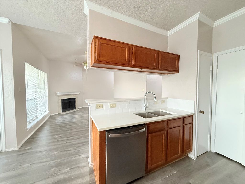 4115 Esters Road 704, Irving, TX 75038
