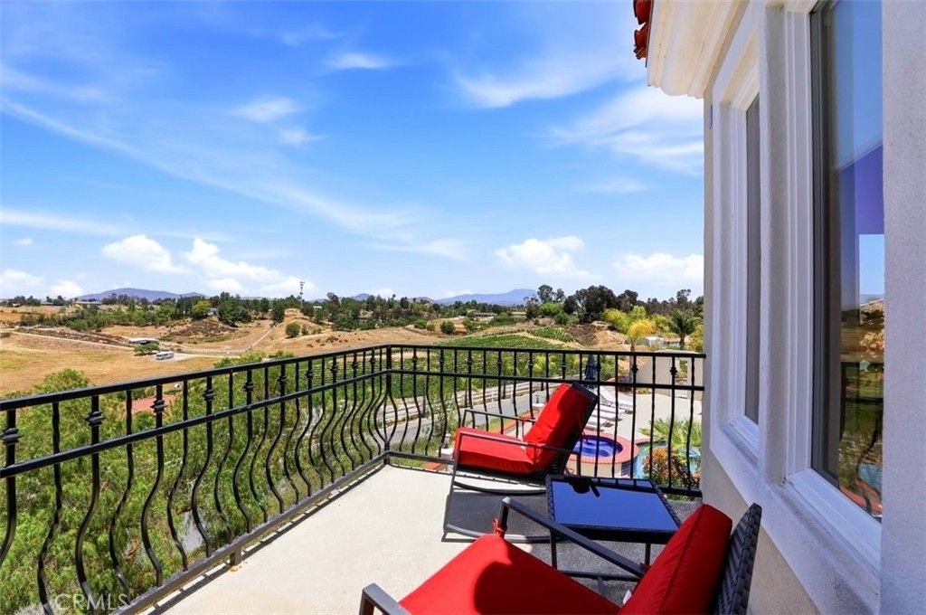 Image 24 of property listing at 34351 Calle Vista, Temecula, CA 92592