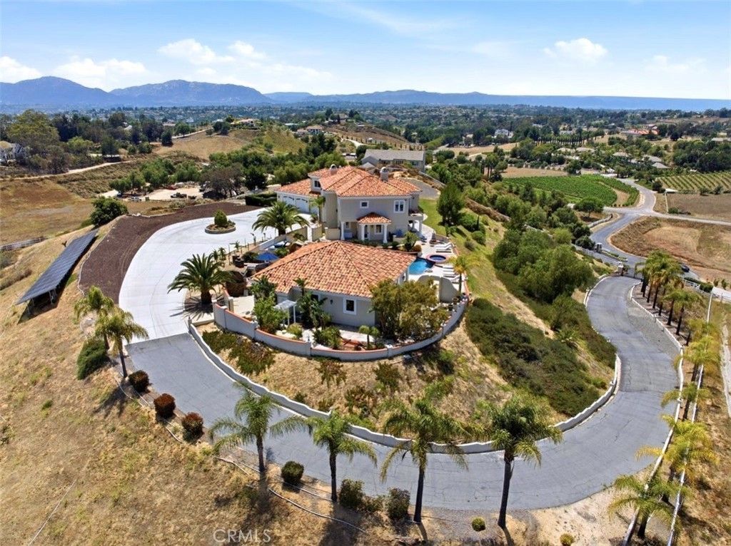Image 6 of property listing at 34351 Calle Vista, Temecula, CA 92592