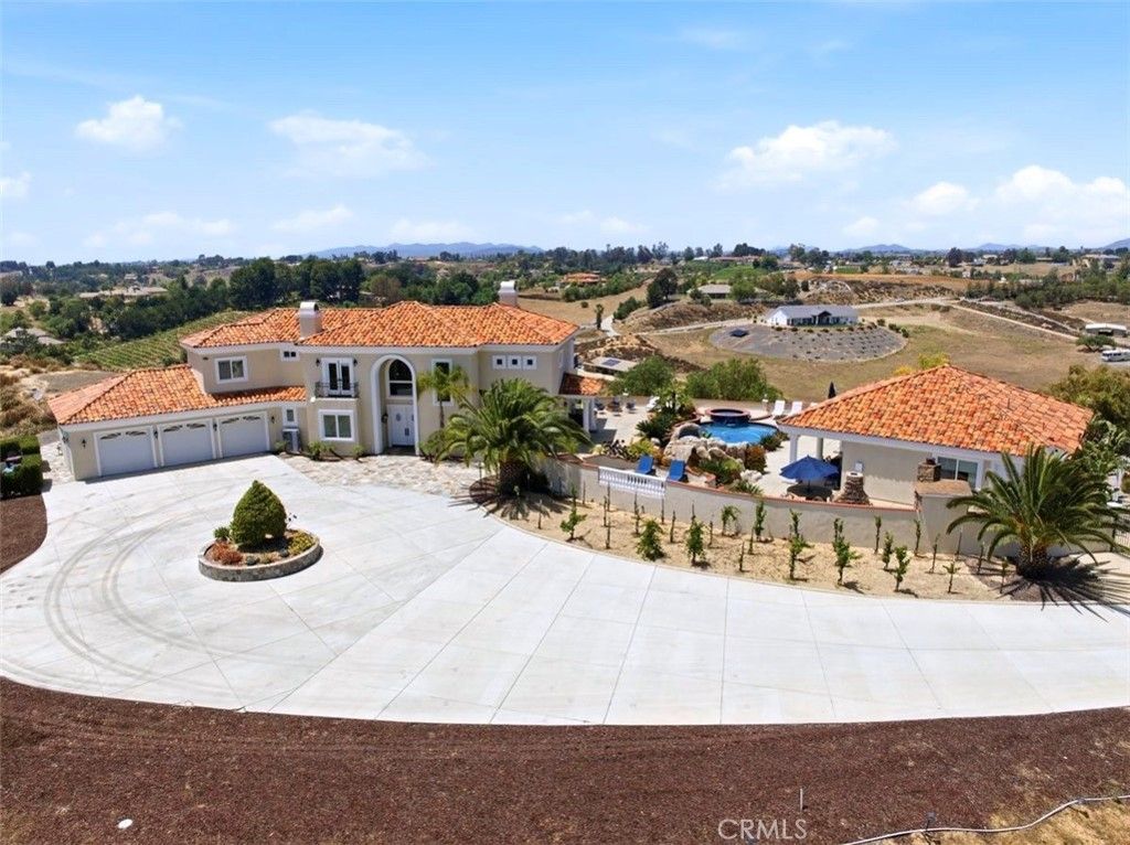 Image 8 of property listing at 34351 Calle Vista, Temecula, CA 92592