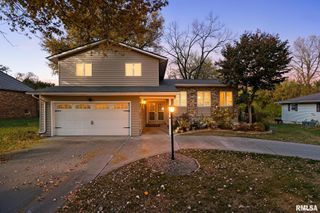 227 INDIAN CREEK Drive, Pekin, IL 61554